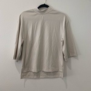 🌿Women’s 3/4 sleeve cream colored top